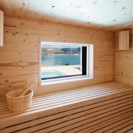 Magna - Seaside With Pool And Sauna Villa *