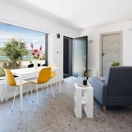 Magna - Seaside With Pool And Sauna * Trogir