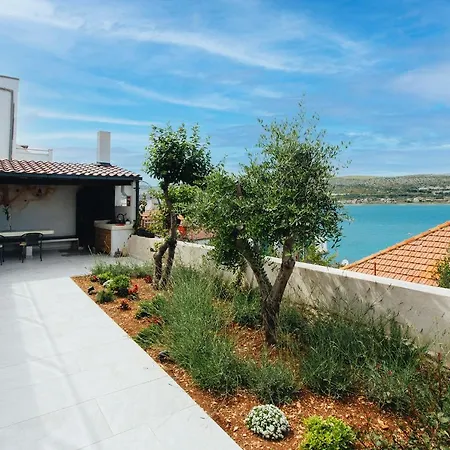 Villa Magna - Seaside With Pool And Sauna *
