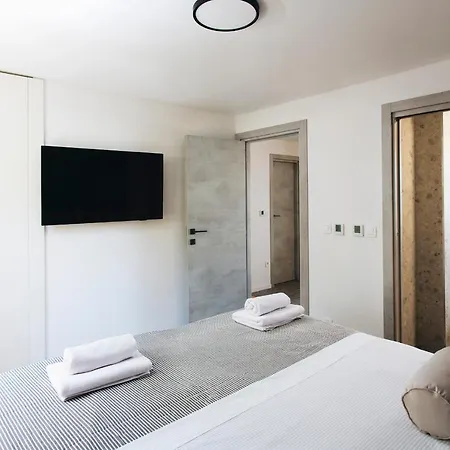 Magna - Seaside With Pool And Sauna Vila