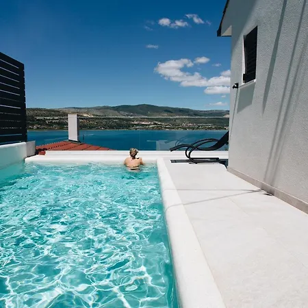 فيلة Magna - Seaside With Pool And Sauna