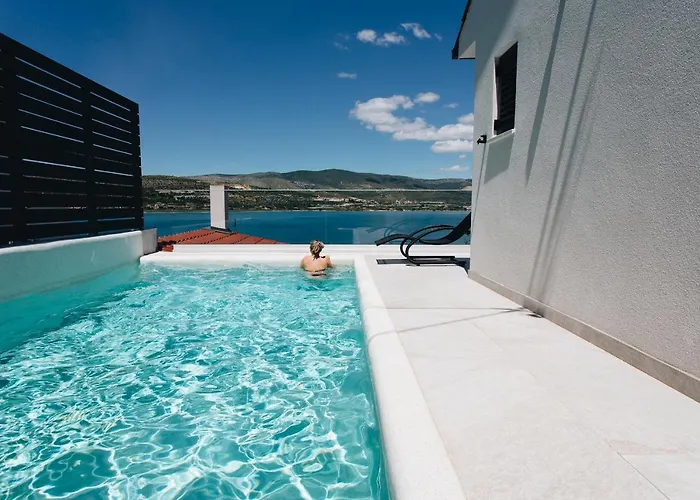 别墅 Magna - Seaside With Pool And Sauna